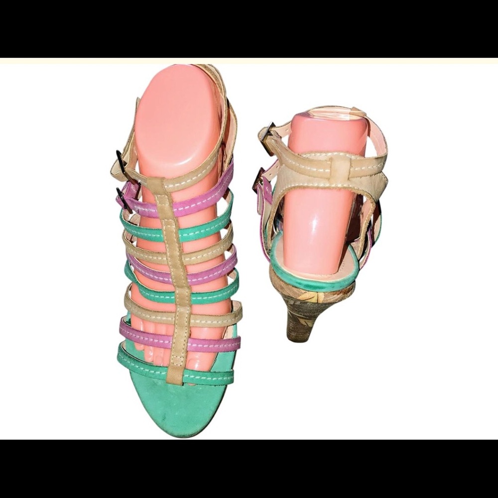 💙💙BIONDINI💚💚STRAPPY WEDGES💜💜